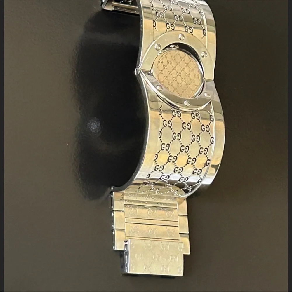 Gucci Italian Luxury Bracelet Watch RARE!!!!